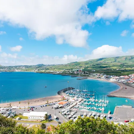Azores Village 公寓 *