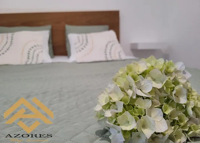 アパート Azores Village