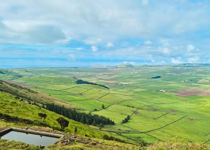 アパート Azores Village